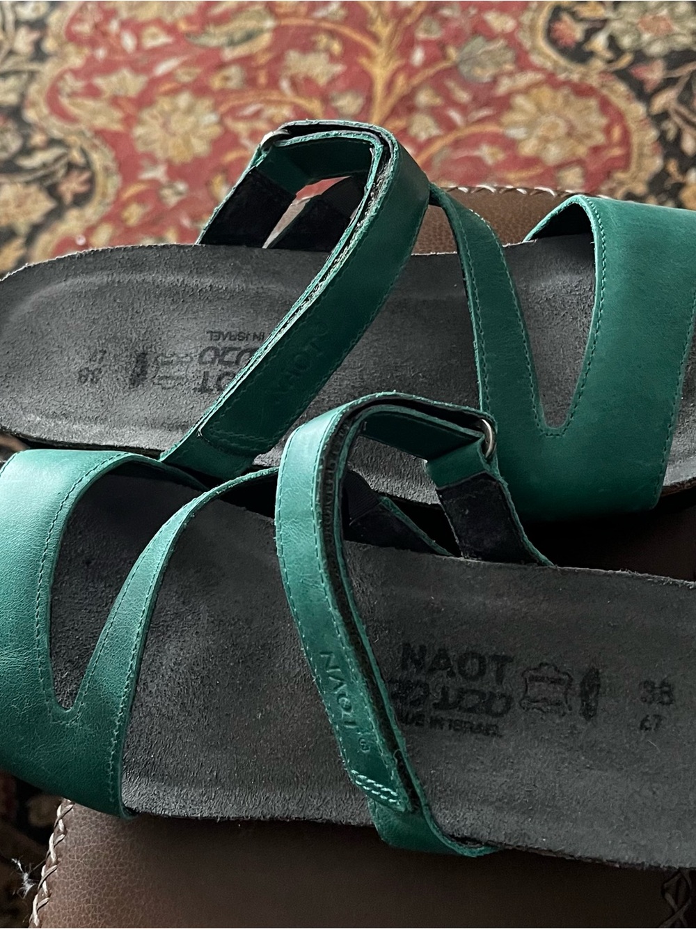 Beautiful like new Naot Emerald Green Adjustable Strappy Sandals - Picture 3 of 6